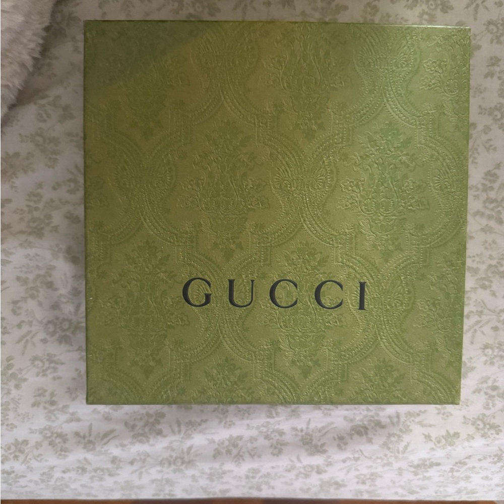 Gucci Cream and Gold Mini Bag with Chain Strap - Picture 3 of 3